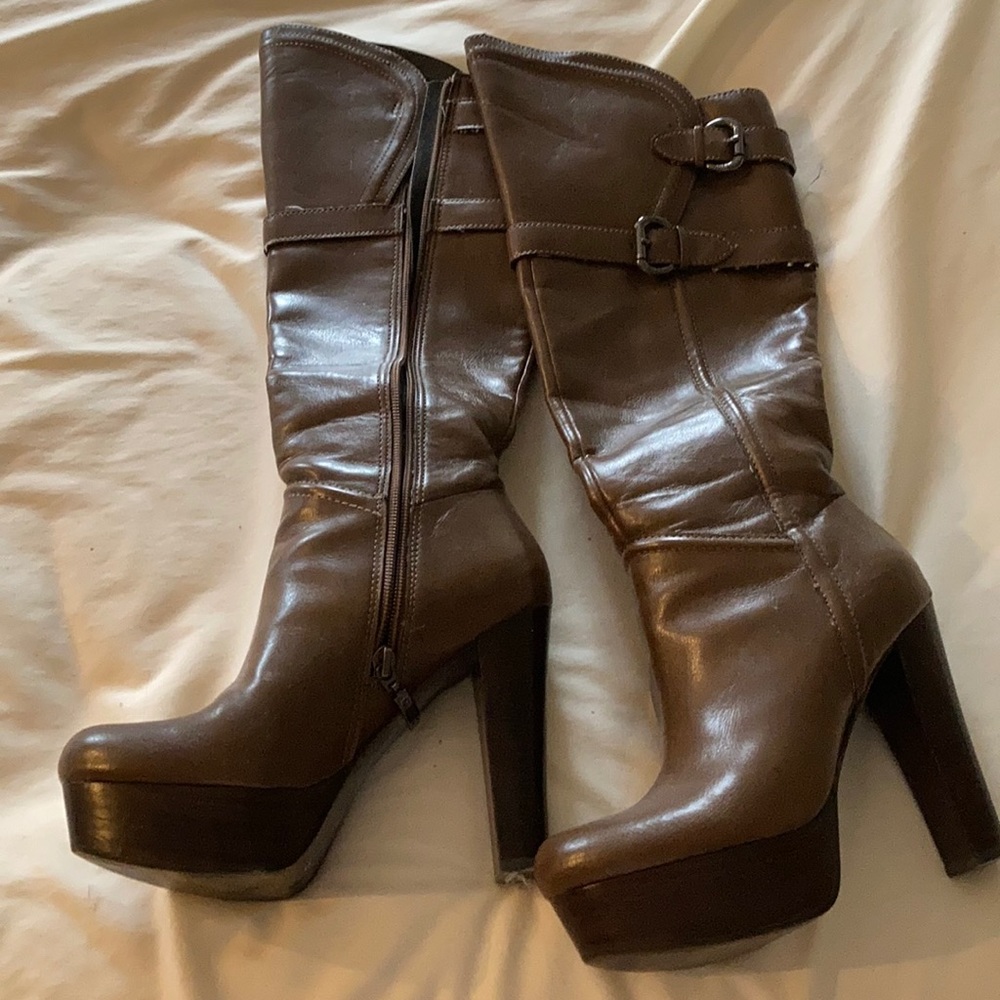 Brown to the knees boots